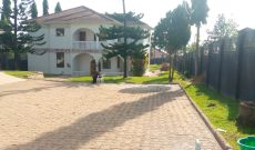 5 bedrooms house for sale in Muyenga Bukasa 75 decimals at $900,000
