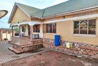 5 bedrooms house for sale in Namugongo 250m