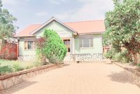 3 bedrooms house for sale in Kira Kito at 190m