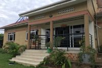 4 bedrooms house for sale in Kiwatule on 15 decimals at 550m
