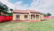 4 bedrooms house for sale in Bweyogerere Kasubi 18 decimals at 200m