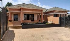 4 bedrooms house for sale in Gayaza Nakwero 25 decimals at 300m
