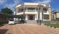 6 bedrooms house for sale in Munyonyo with lake view at 650,000 USD
