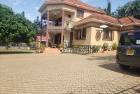 5 bedrooms house for sale in Kyambogo 25 decimals at 1.2 Billion Shillings