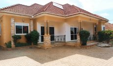 4 bedrooms house for sale in Mamerito Road Kira at 500m