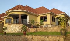 5 bedrooms house for sale in Kyaliwajjala on 25 decimals at 750m