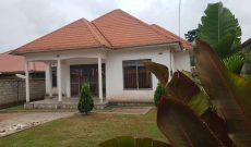 3 bedrooms house for sale in Kitende Mazzi at 160m
