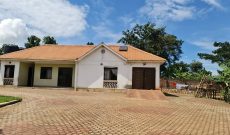 4 bedrooms house for sale in Kitende Kitovu 45 decimals at 190m
