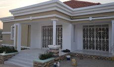 3 bedrooms house for sale in Nabbingo Masaka Road at 400m
