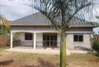3 bedrooms house for sale in Matugga Kavule 100x100ft at 95m