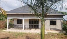 3 bedrooms house for sale in Matugga Kavule 100x100ft at 95m