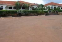 14 rooms hotel for sale in Zana Nyanama on half acre at 1.4 billion Uganda Shillings