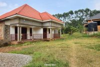 4 bedrooms house for sale in Buloba on half an acre at 150m shillings