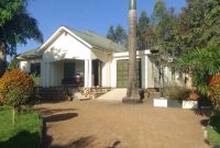 4 bedrooms house for sale in NKumba 30 decimals at 570m