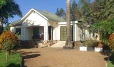 4 bedrooms house for sale in NKumba 30 decimals at 570m