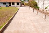 5 bedrooms house for sale in Akright Bwebajja 1 acre at 650m