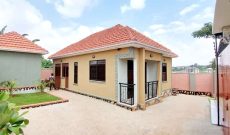 2 bedrooms house for sale in Kira Nsasa at 180m