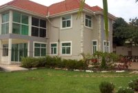 5 bedrooms house for sale in Muyenga on 25 decimals at 1.5 billion Uganda Shillings