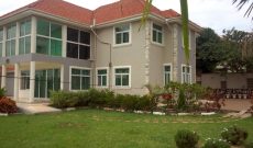 5 bedrooms house for sale in Muyenga on 25 decimals at 1.5 billion Uganda Shillings