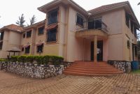 4 units apartment complex for sale in Naguru 84,000 USD yearly at $900,000