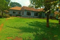 4 bedrooms house for sale in Ntinda MInisters Village 32 decimals at 850m