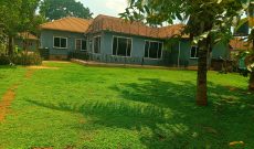 4 bedrooms house for sale in Ntinda MInisters Village 32 decimals at 850m