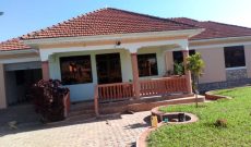 4 bedrooms house for sale in Mukono 40 decimals at 350m