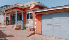 4 bedrooms house for sale in Garuga at 150m