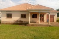 3 bedrooms house for sale in Garuga 100x100ft at 200m