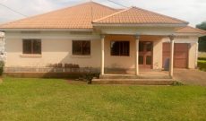 3 bedrooms house for sale in Garuga 100x100ft at 200m