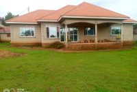 5 bedrooms house for sale in Kira Kitukutwe at 320m