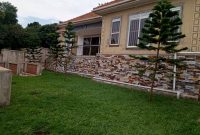 4 bedrooms house for sale in Bwebajja at 650m