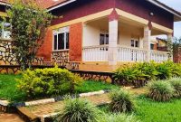 5 bedrooms house for sale in Mbuya on 50 decimals at 900m