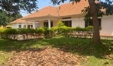 3 Bedrooms house for sale in Entebbe 30 decimals at 175,000 USD