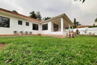 5 bedrooms bungalow for sale in Kololo on half acre at $1,750,000