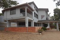 7 bedrooms house for sale in Kololo with swimming pool at $1.5m