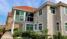 5 bedrooms house for sale in Muyenga Bukasa 25 decimals at 1 Billion shillings