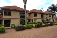 townhouses of 3 bedrooms to let in Kololo, Kampala $1,300