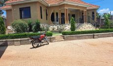 5 bedroomed house for sale in Kira Kitikutwe