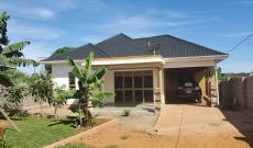 4 bedrooms house for sale in Garuga 400m