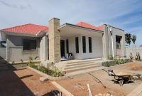 4 bedrooms house for sale in Garuga Entebbe 600m