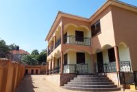 a house to let in Naguru Hill having 4 bedrooms