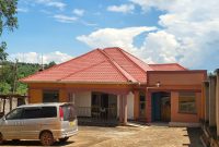 house for sale in Gayaza Manyangwa with 3 bedrooms 240m