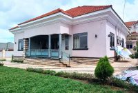 bungalow house for sale in Mbalwa with 4 bedrooms 480m