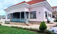 bungalow house for sale in Mbalwa with 4 bedrooms 480m