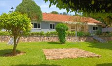 5 Bedrooms House For Sale In Kansanga On Half Acre $500,000