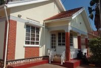 House for sale in Naguru four bedrooms, garage two servant's quarters, selling at 1b , ready title, 20 decimals