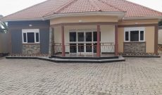 4 bedrooms house for sale in Wakiso 20 decimals at 350m