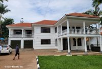 5 Bedrooms House For Rent In Muyenga At $2,000 Per Month