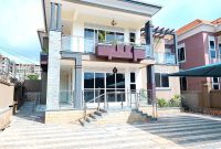 5 Bedrooms House For Sale In Kyanja 14 Decimals At 550m
